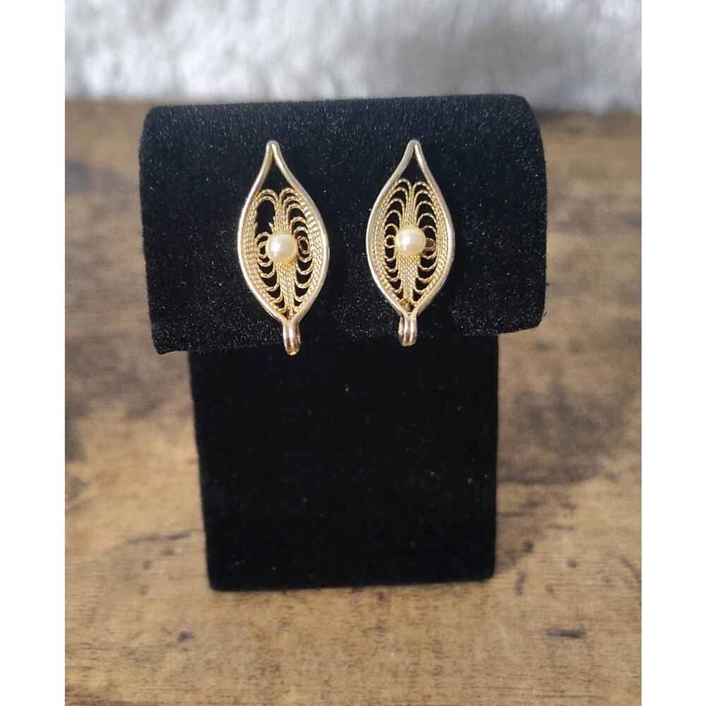 Vintage Sarah Coventry Gold Tone Filigree Leaf Faux Pearl Clip Earrings